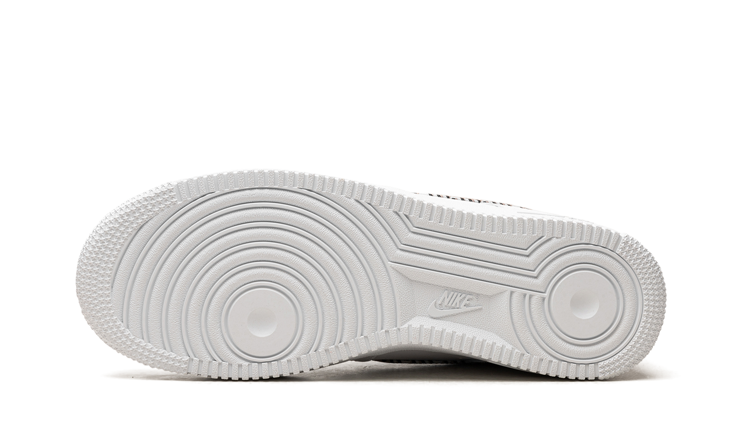 AIR FORCE 1 LO WMNS  United In Victory - White