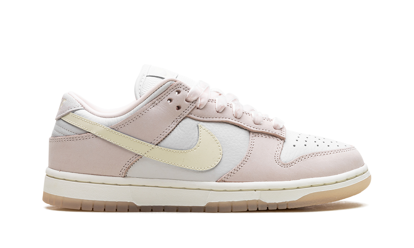 Dunk Low WMNS  Light Soft Pink