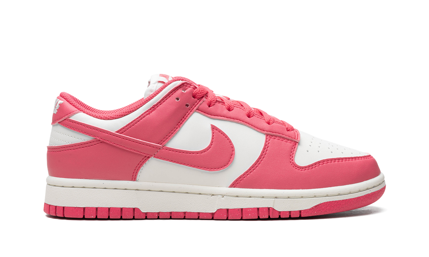Nike Dunk Low. WMNS  Pink