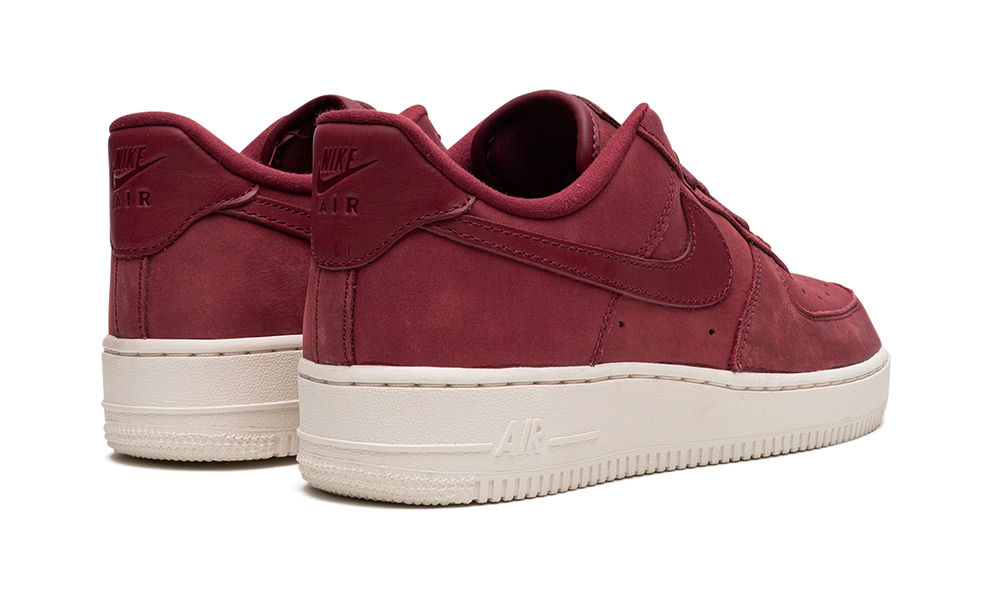 AIR FORCE 1 LO MNS WMNS  Team Red