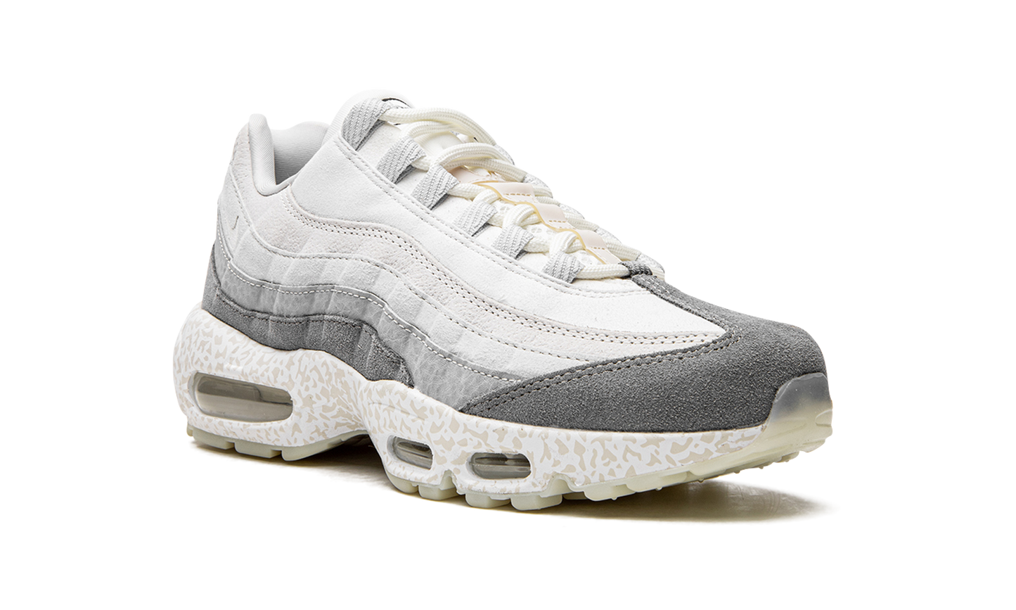 Air Max 95 QS  Light Bone-Glow in the Dark