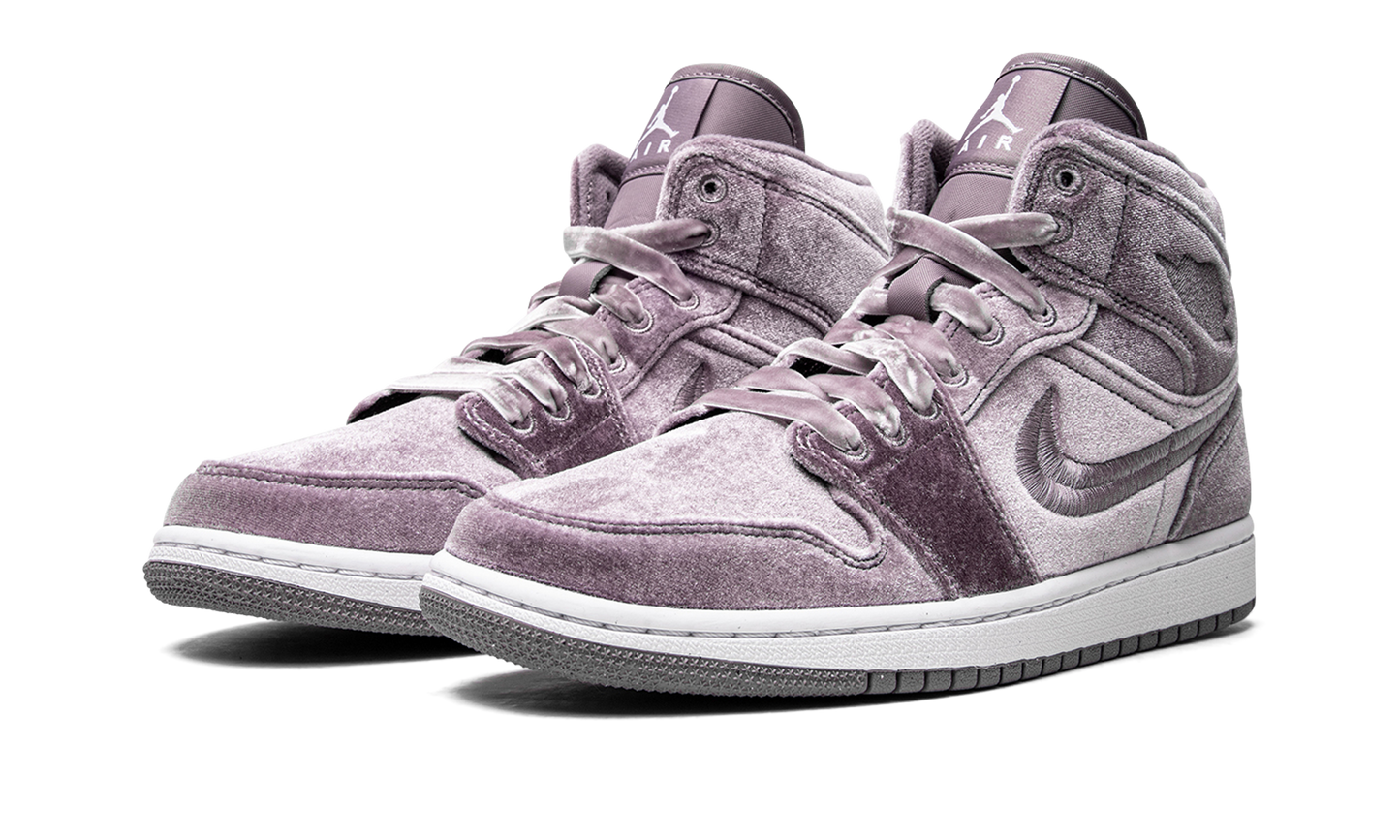 AIR JORDAN 1 MID SE WMNS  Purple Velvet