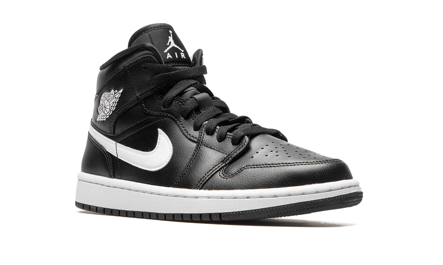 AIR JORDAN 1 MID WMNS  Black / White
