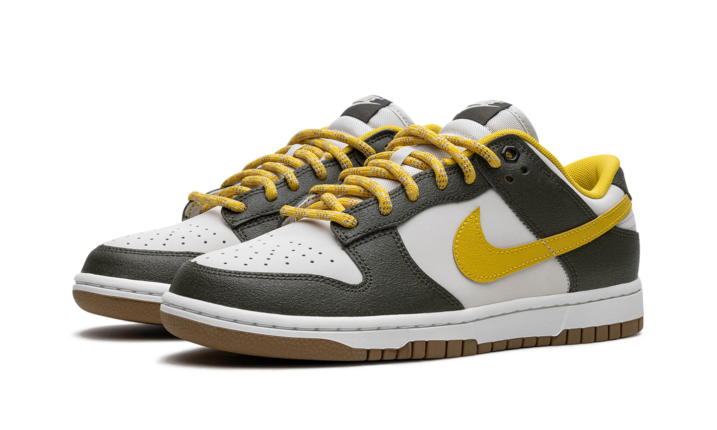 Dunk Low  Cargo Khaki / Vivid Sulfur