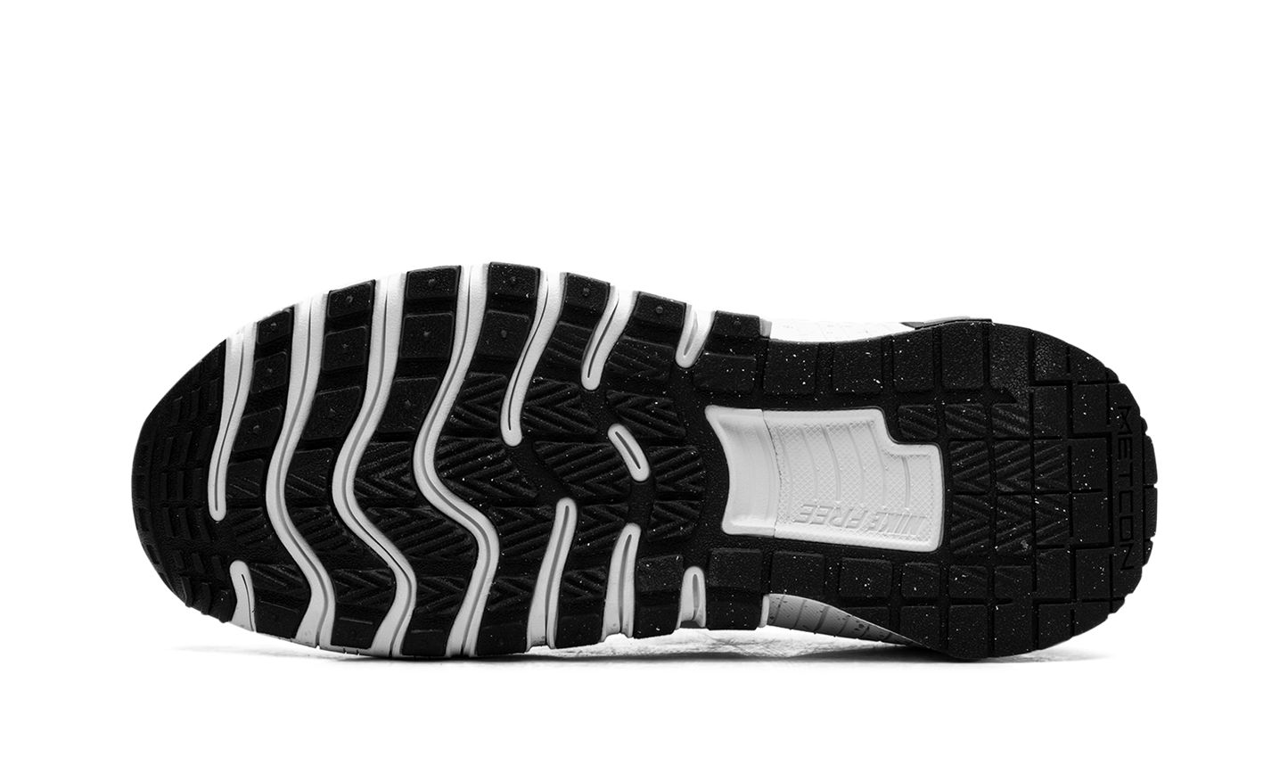 Free Metcon 6 WMNS  White Metallic Silver Light Smoke Grey Black