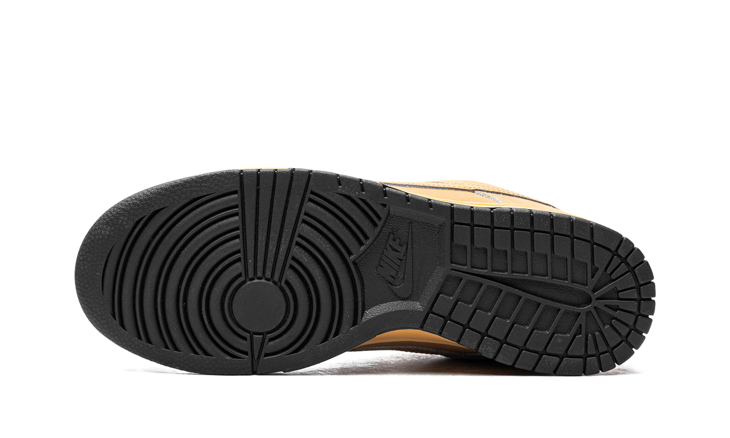 Dunk Low Retro SE  Wheat Gum