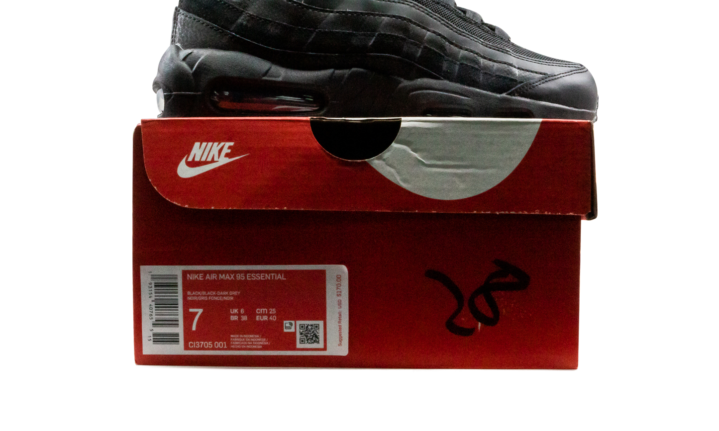 Air Max 95 Essential  Triple Black