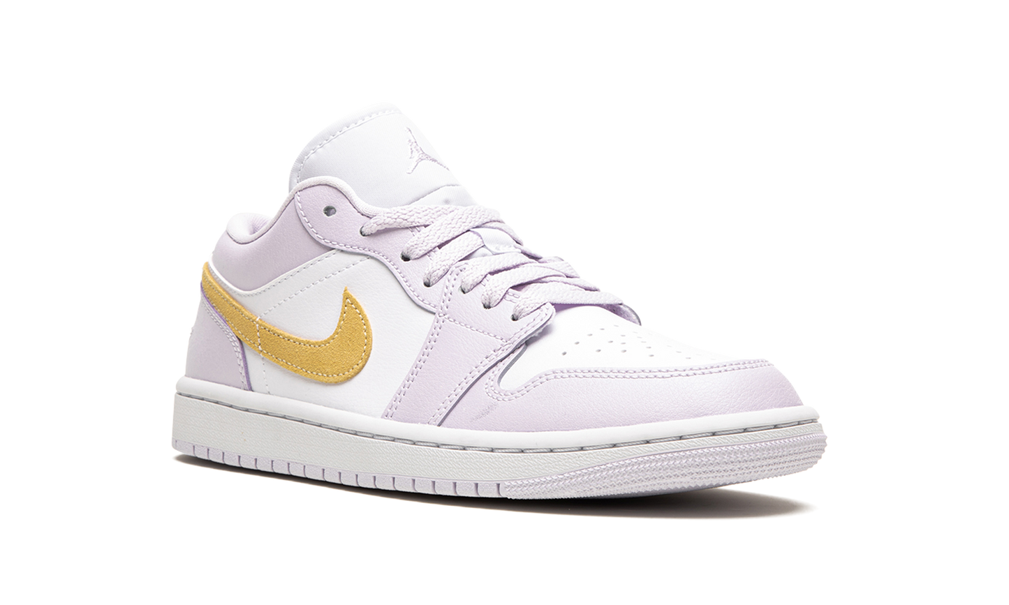 AIR JORDAN 1 LO WMNS  Barely Grape