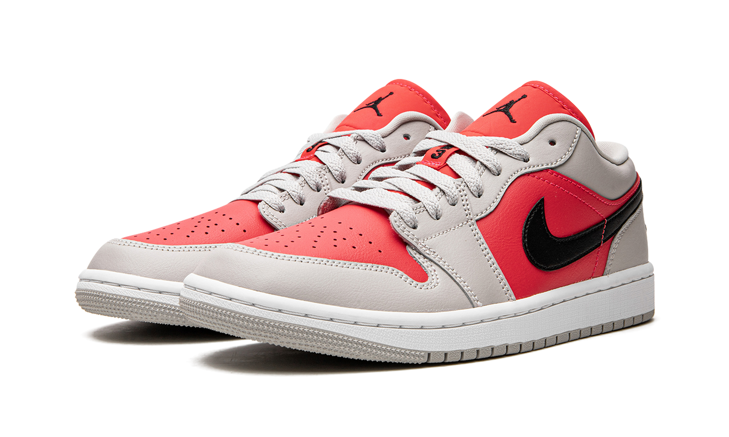 AIR JORDAN 1 LO WMNS  Light Iron Ore / Siren Red