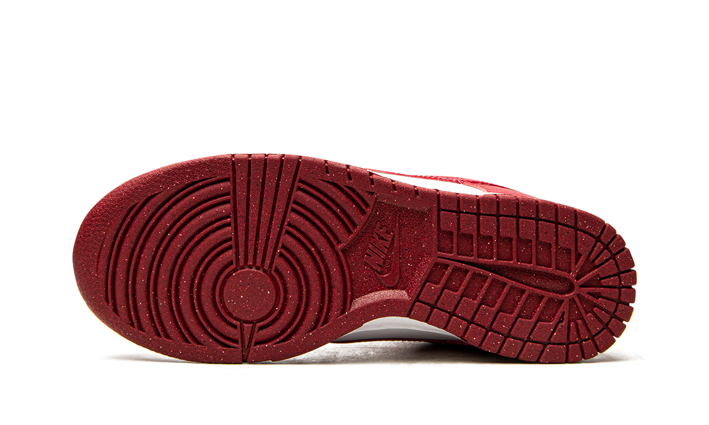 DUNK LOW NEXT NATURE WMNS  University Red