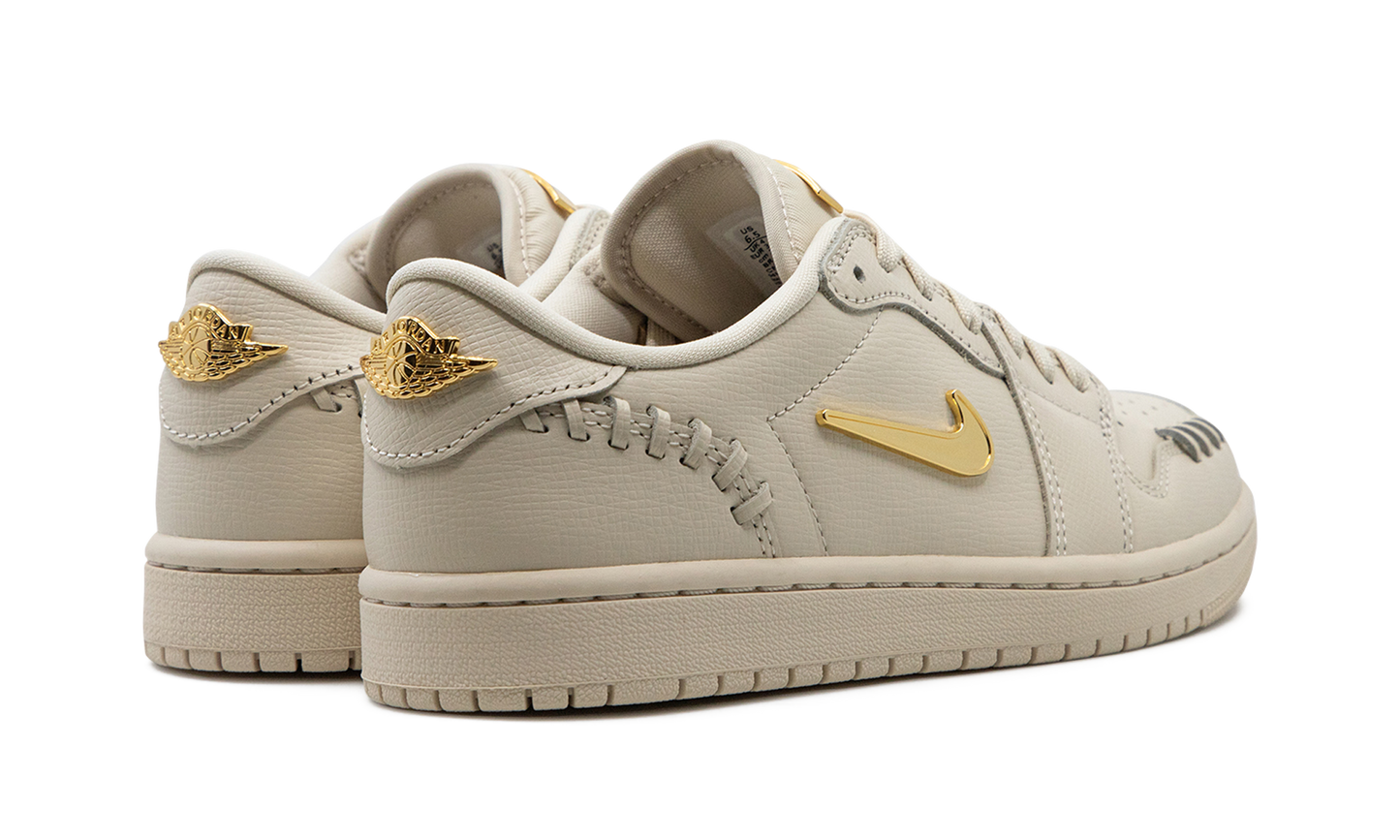 Air Jordan 1 Low WMNS  Method of Make - Legend Light Brown
