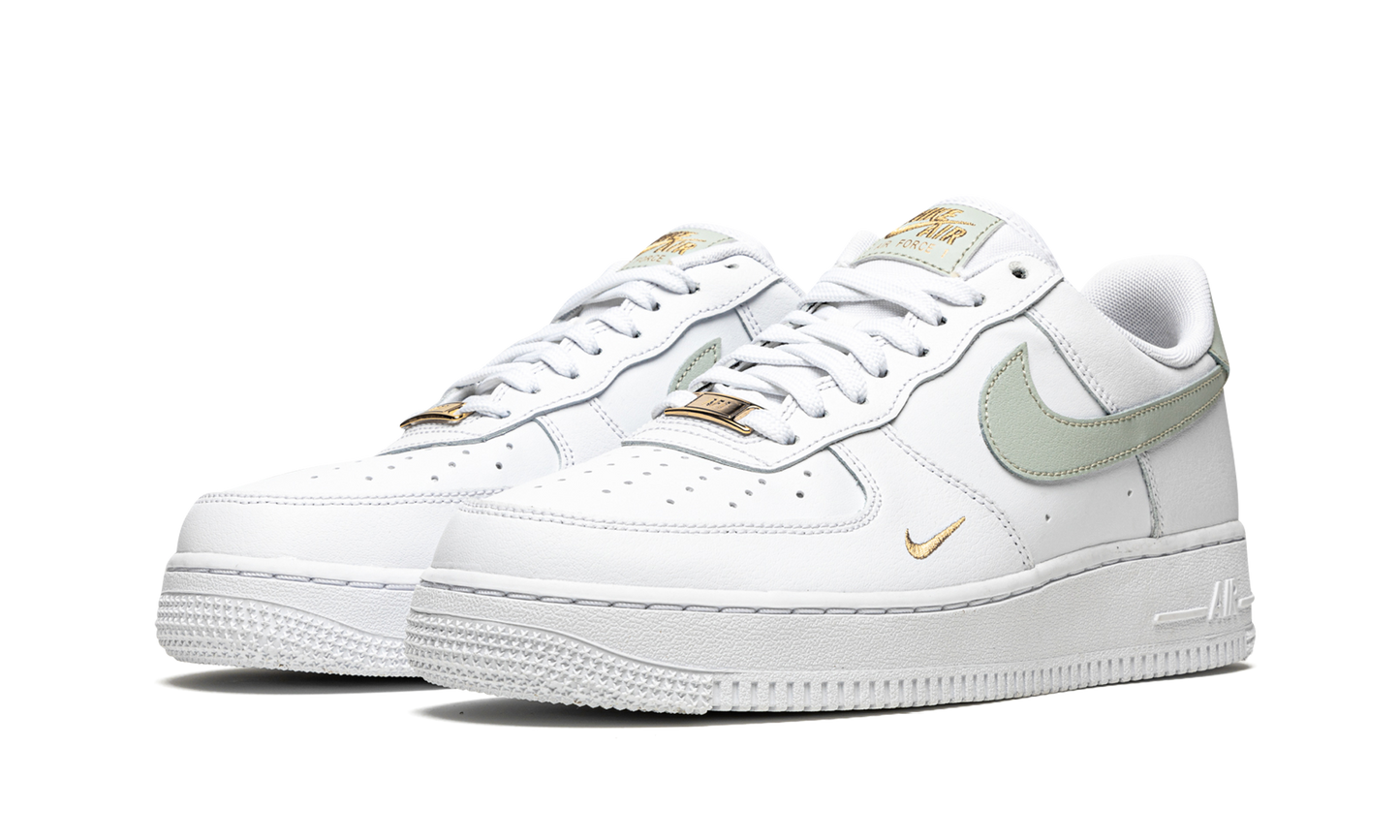 AIR FORCE 1 LO MNS WMNS  White / Grey / Gold
