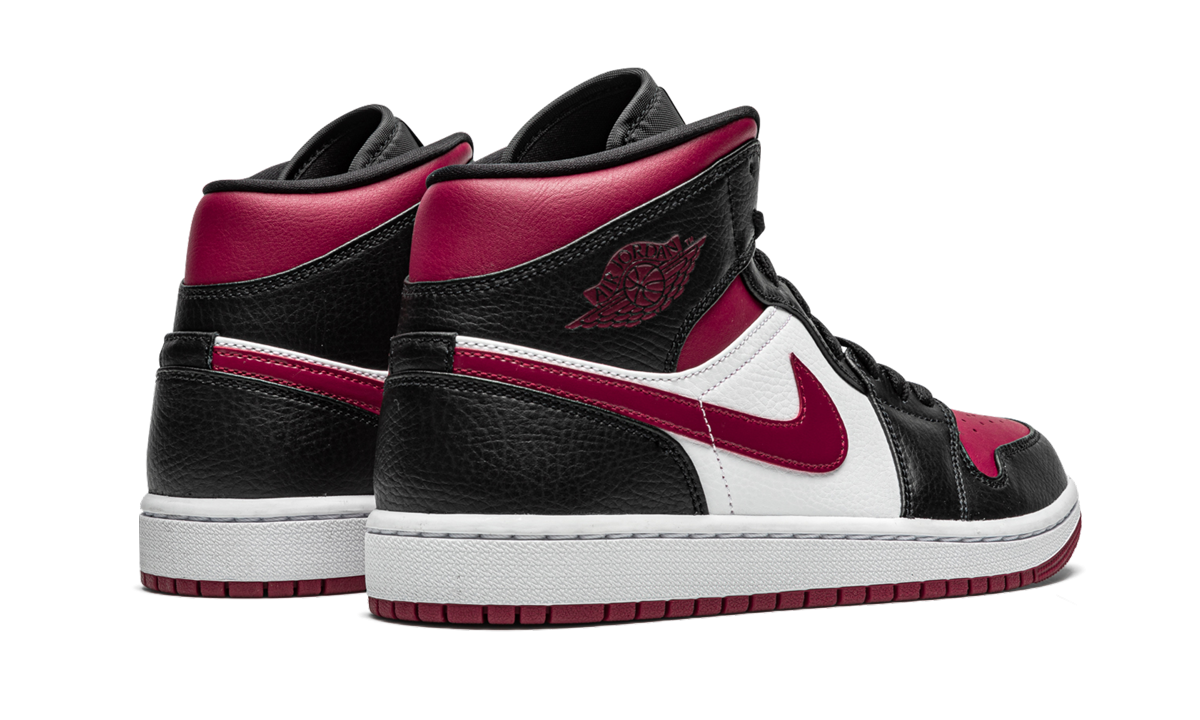 Air Jordan 1 Mid  Bred Toe