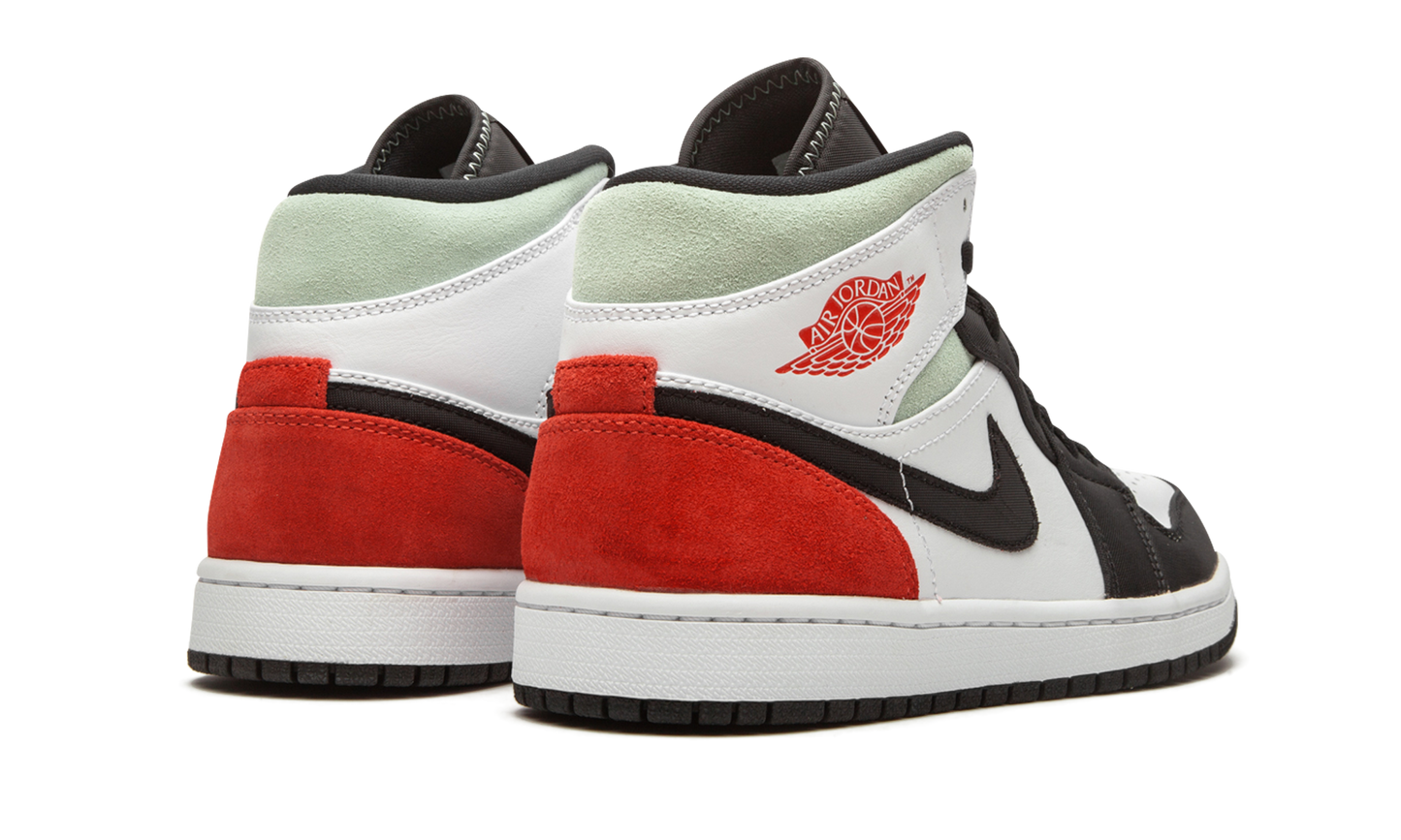 Jordan 1 Mid SE  Red Black Toe