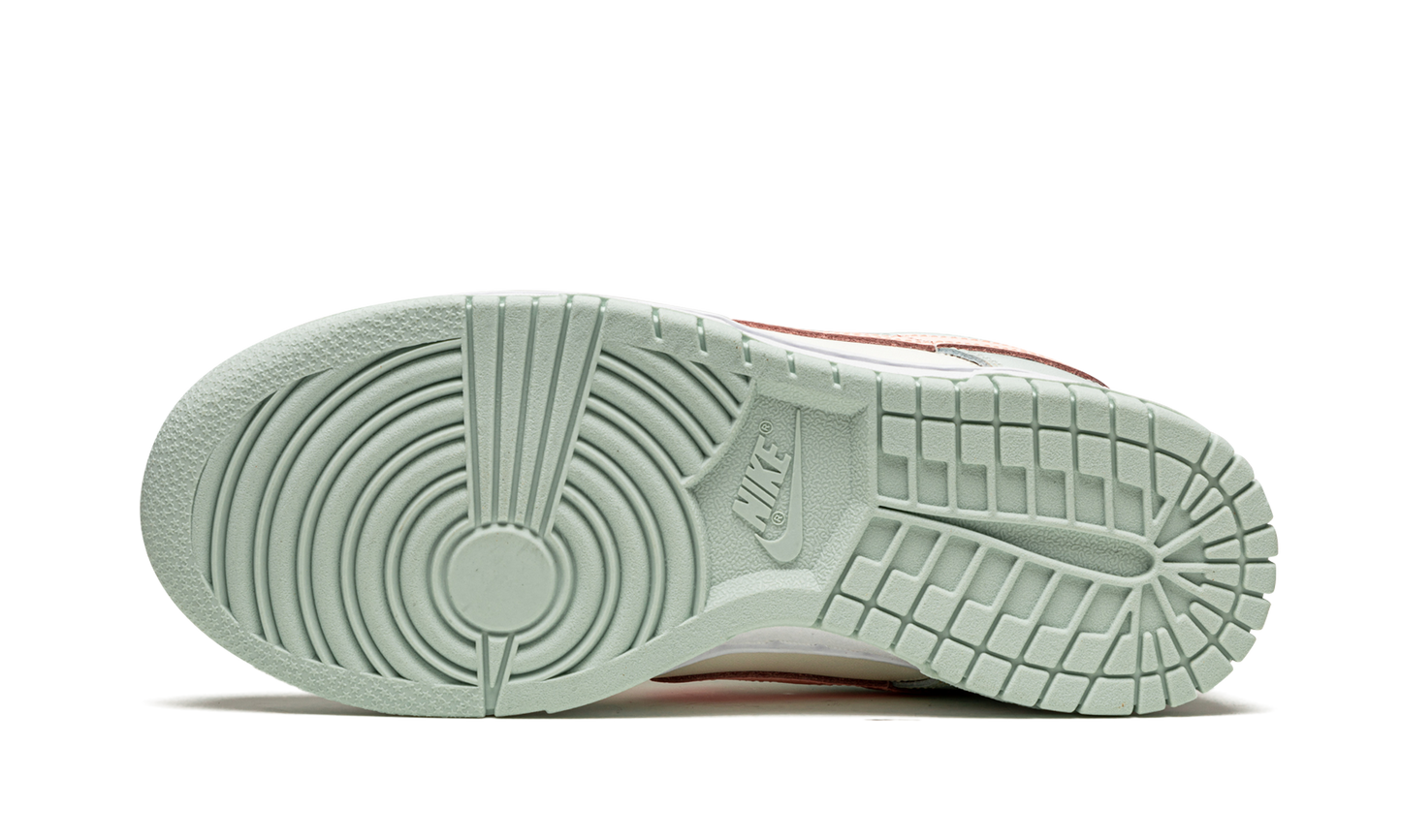 DUNK LOW WMNS  Barely Green