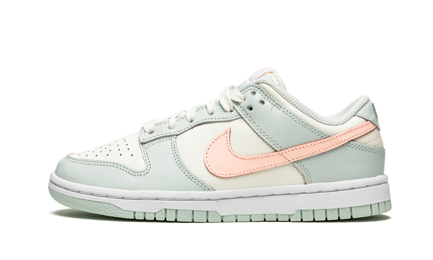DUNK LOW WMNS  Barely Green