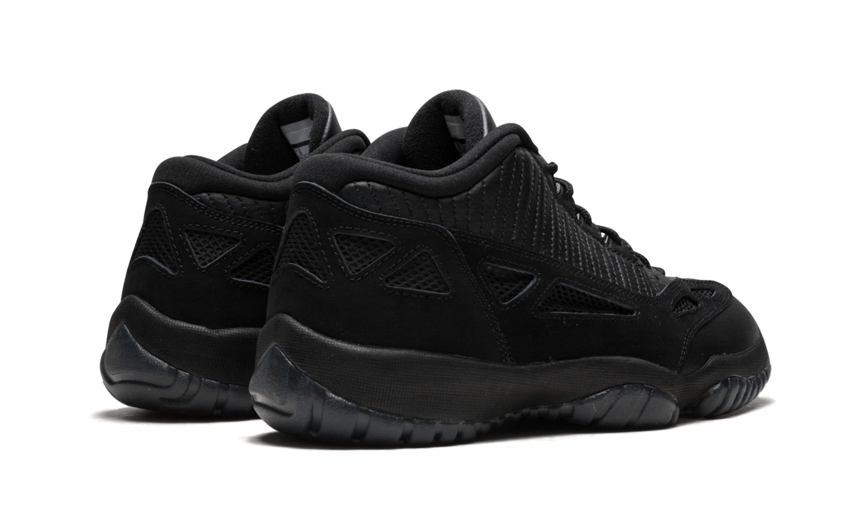 Air Jordan 11 Retro Low  Referee