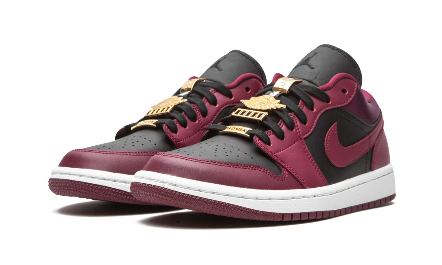 AIR JORDAN 1 LO SE WMNS  Beetroot
