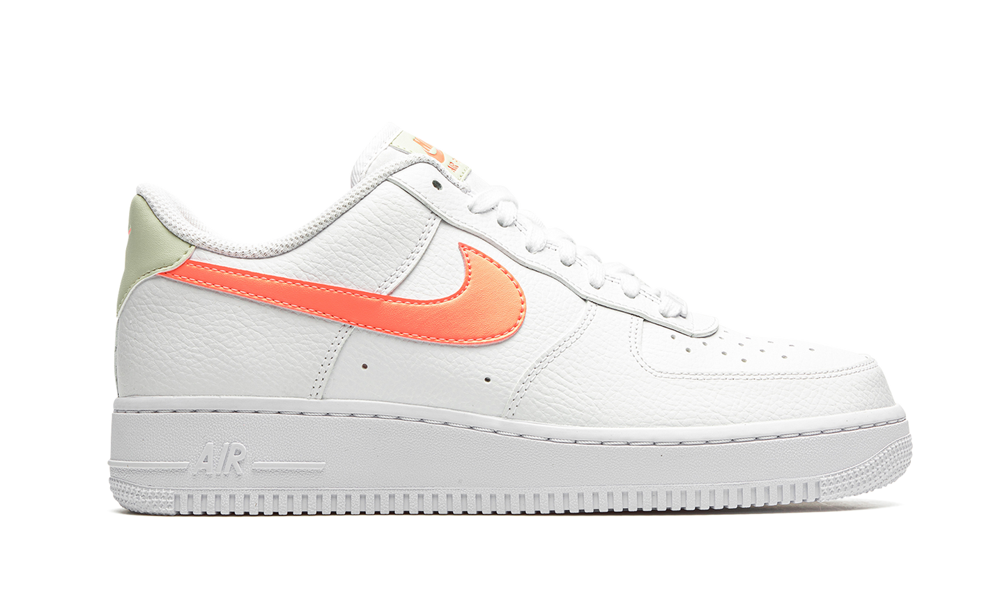 AIR FORCE 1 07 MNS WMNS  ATOMIC PINK