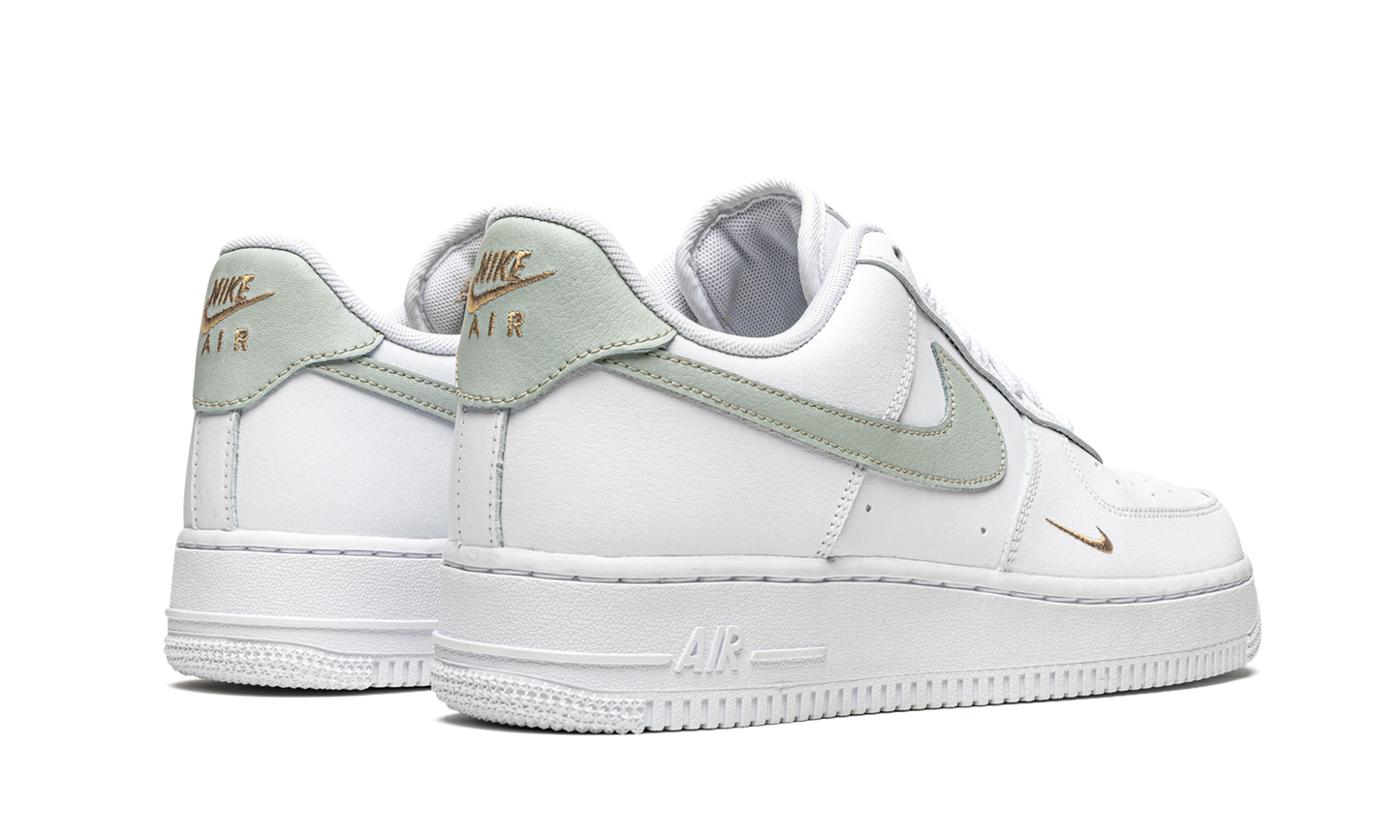 AIR FORCE 1 LO MNS WMNS  White / Grey / Gold