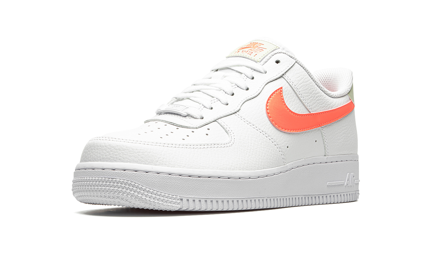 AIR FORCE 1 07 MNS WMNS  ATOMIC PINK