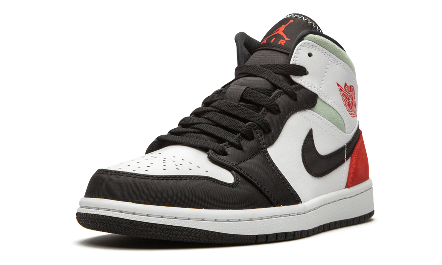 Jordan 1 Mid SE  Red Black Toe