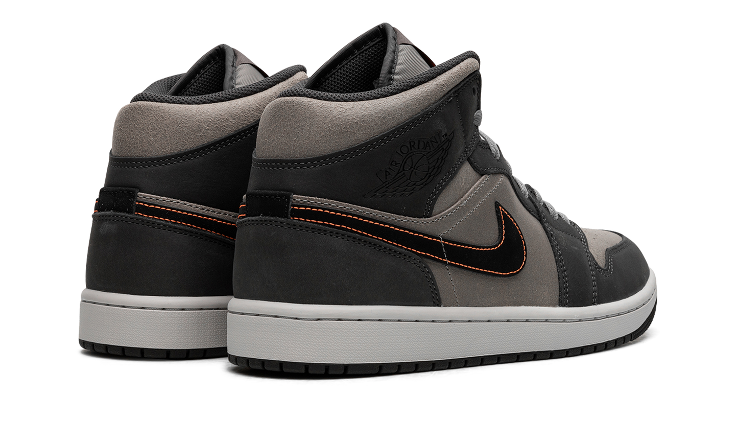 Air Jordan 1 Mid SE  Night Stadium