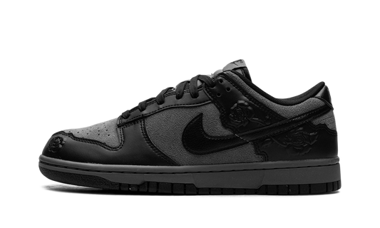 Dunk Low WMNS  Black Roses