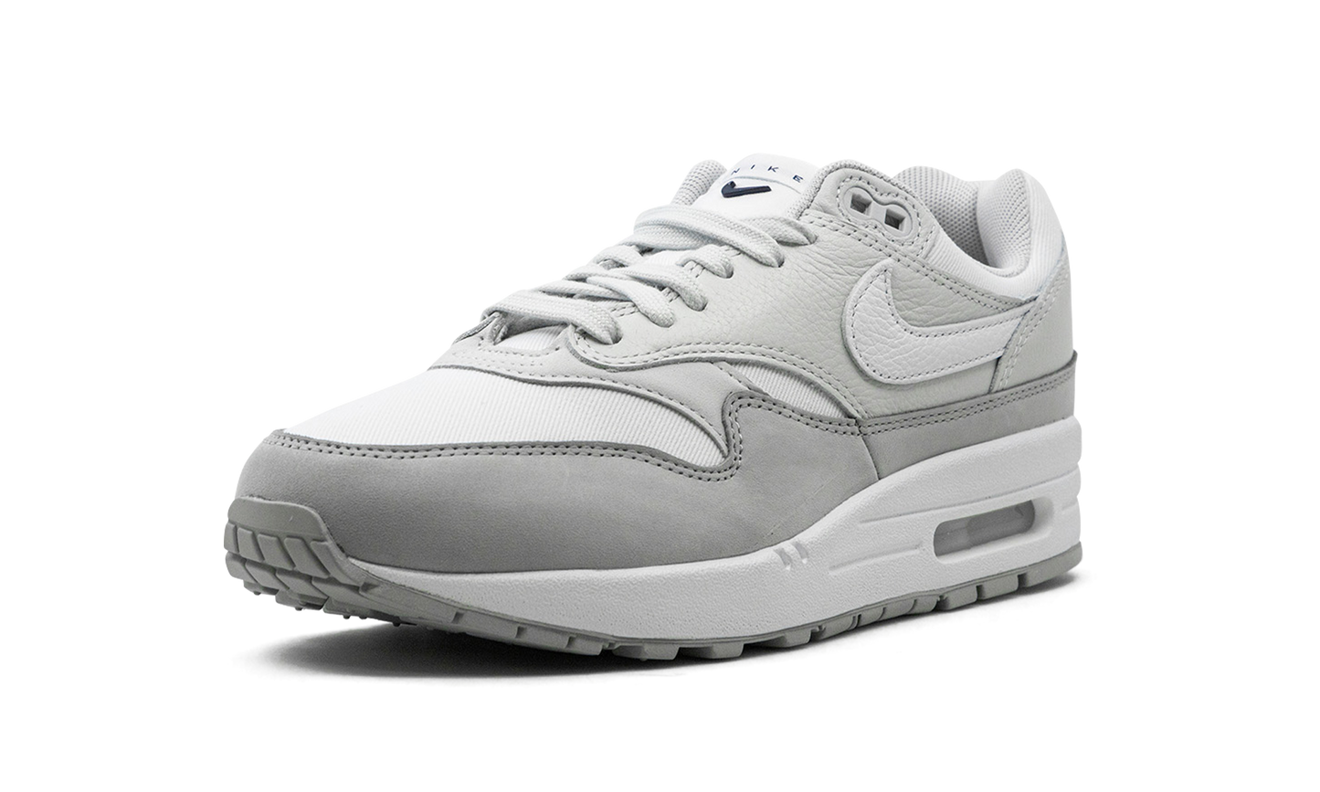 AIR MAX 1 '87 LX WMNS  Light Smoke Grey