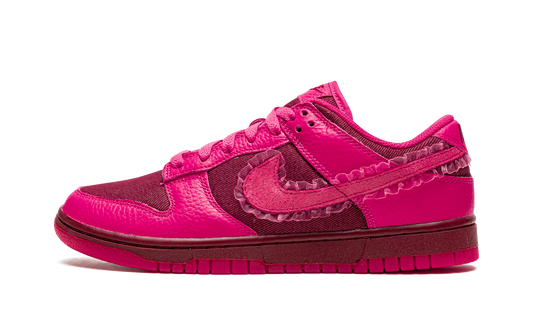 DUNK LOW WMNS  Valentine’s Day