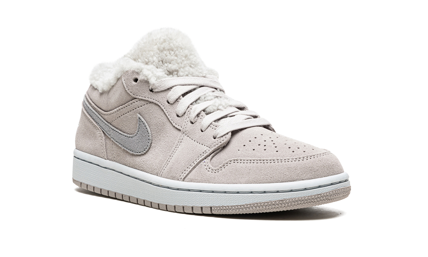 AIR JORDAN 1 LO SE WMNS  Sherpa Fleece