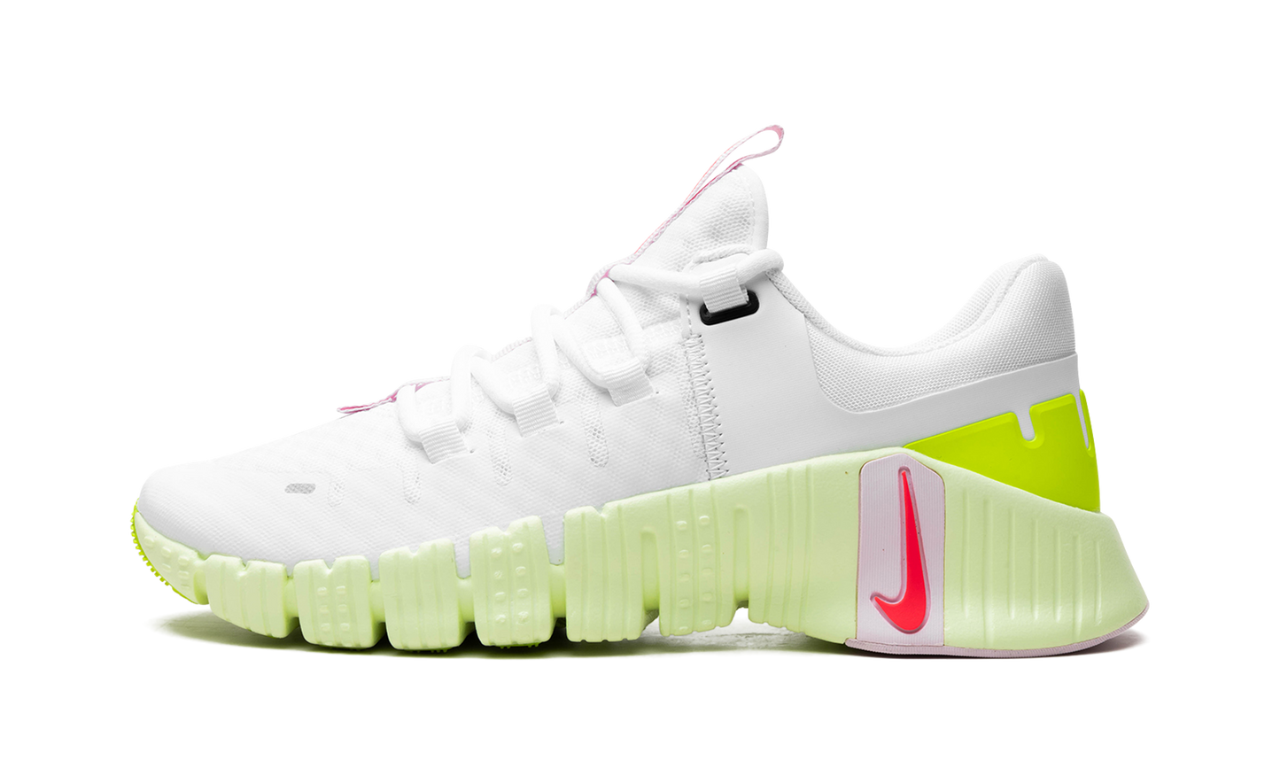 Free Metcon 5 WMNS  Barely Volt Pink Foam