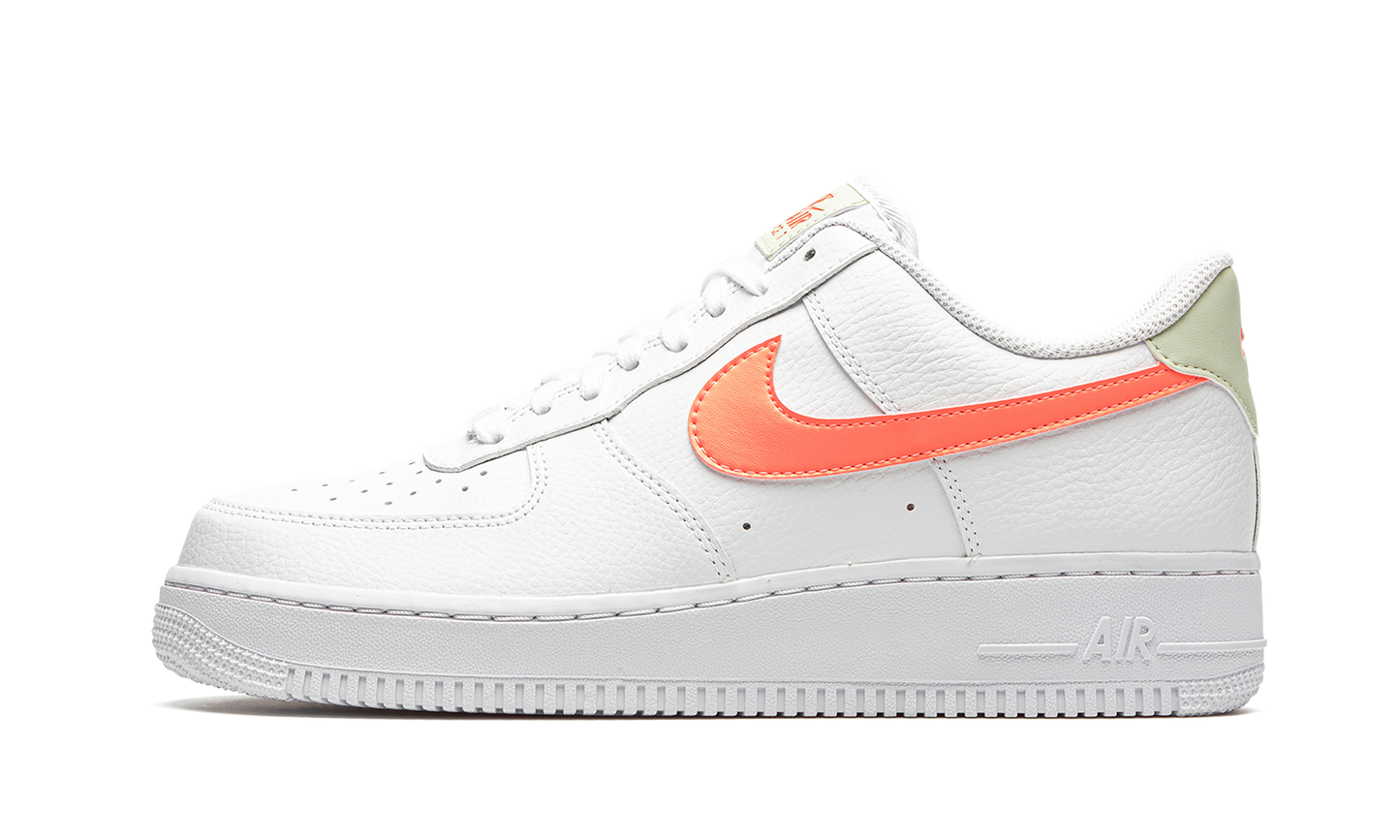 AIR FORCE 1 07 MNS WMNS  ATOMIC PINK