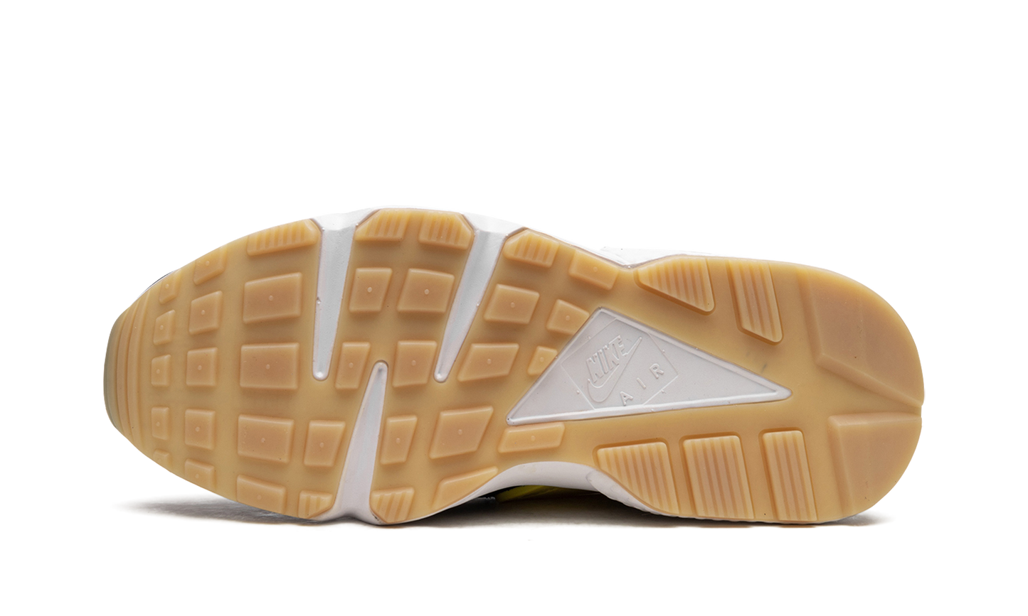 AIR HUARACHE WMNS  Go the Extra Smile
