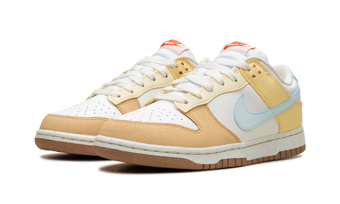 DUNK LOW WMNS  Soft Yellow
