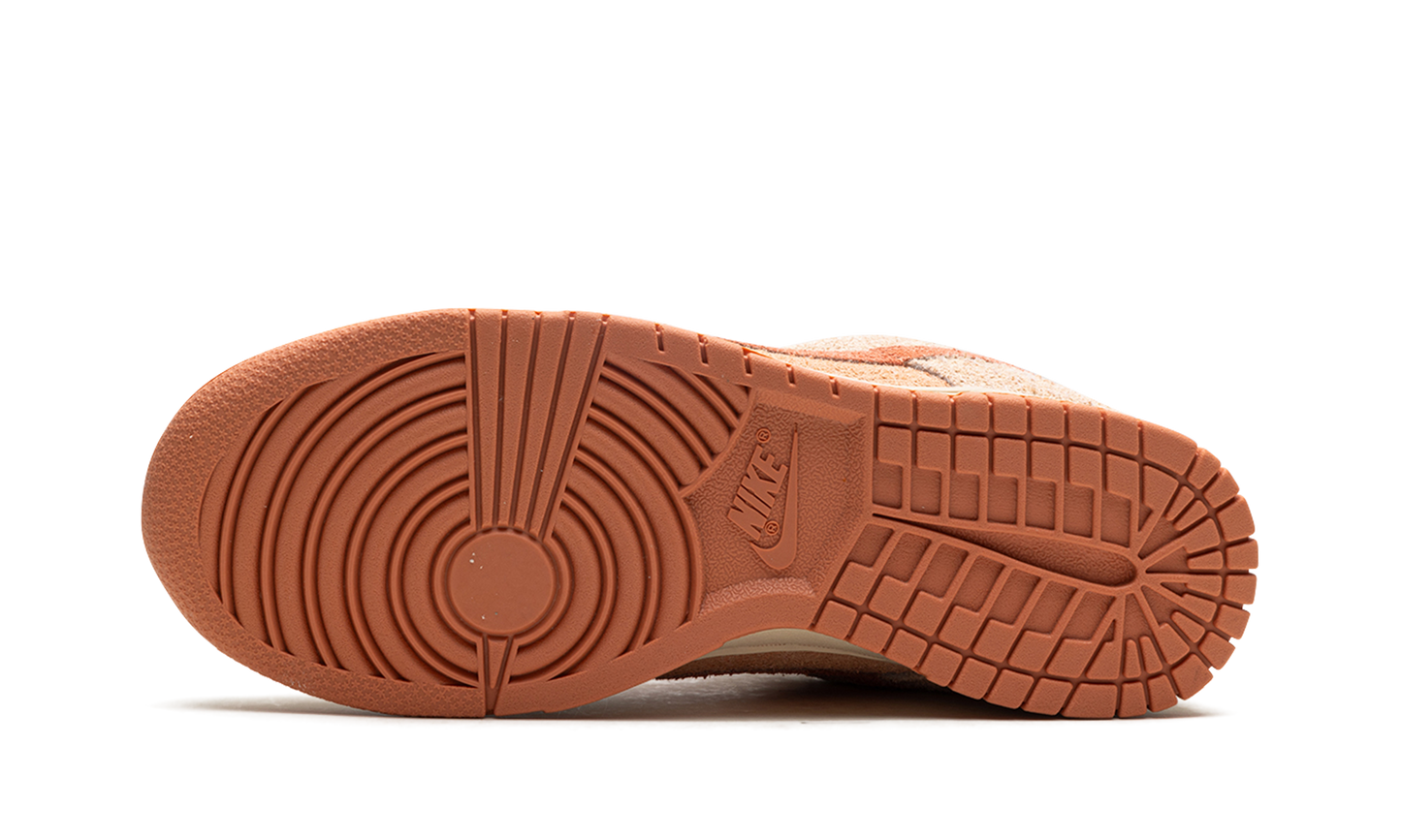 Dunk Low WMNS  Burnt Sunrise