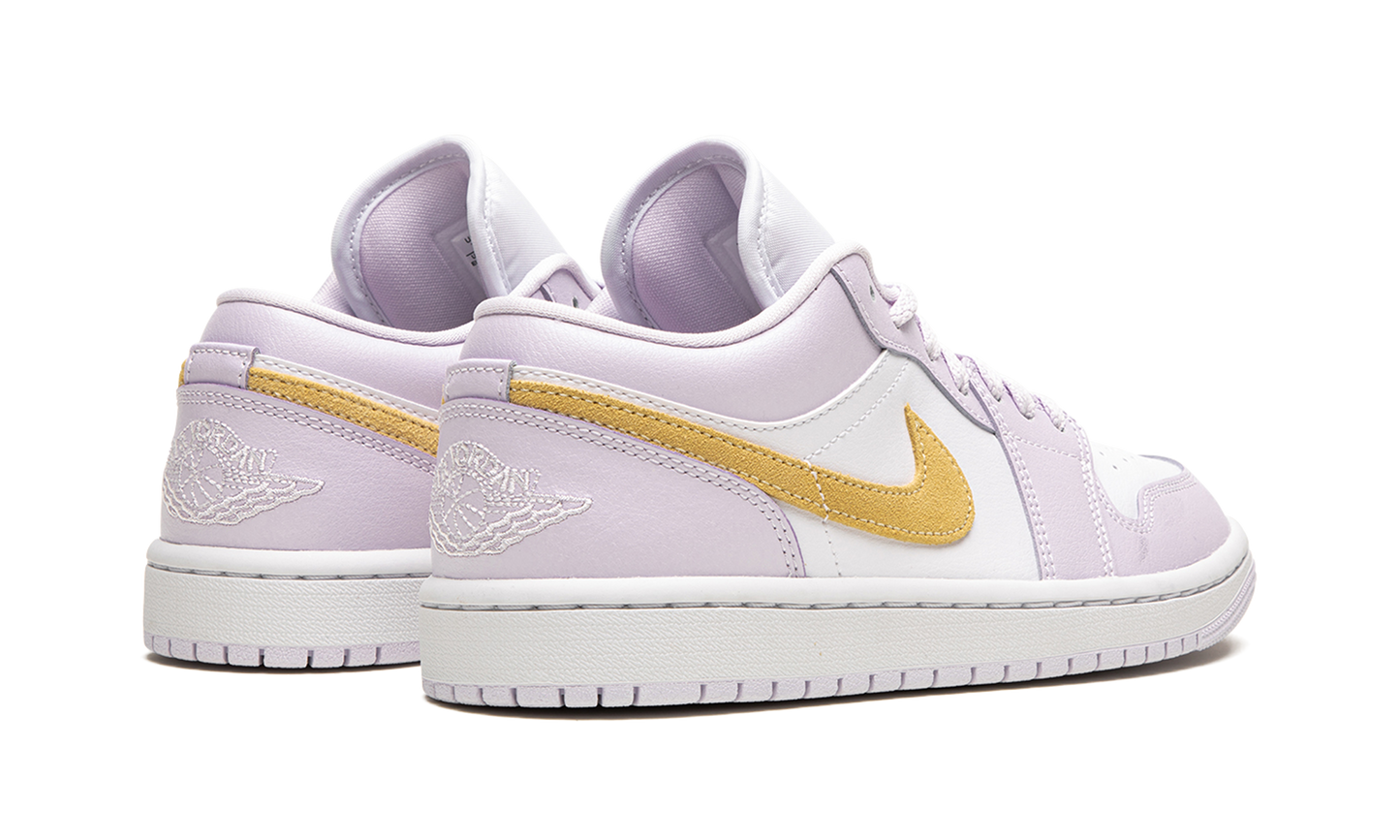 AIR JORDAN 1 LO WMNS  Barely Grape