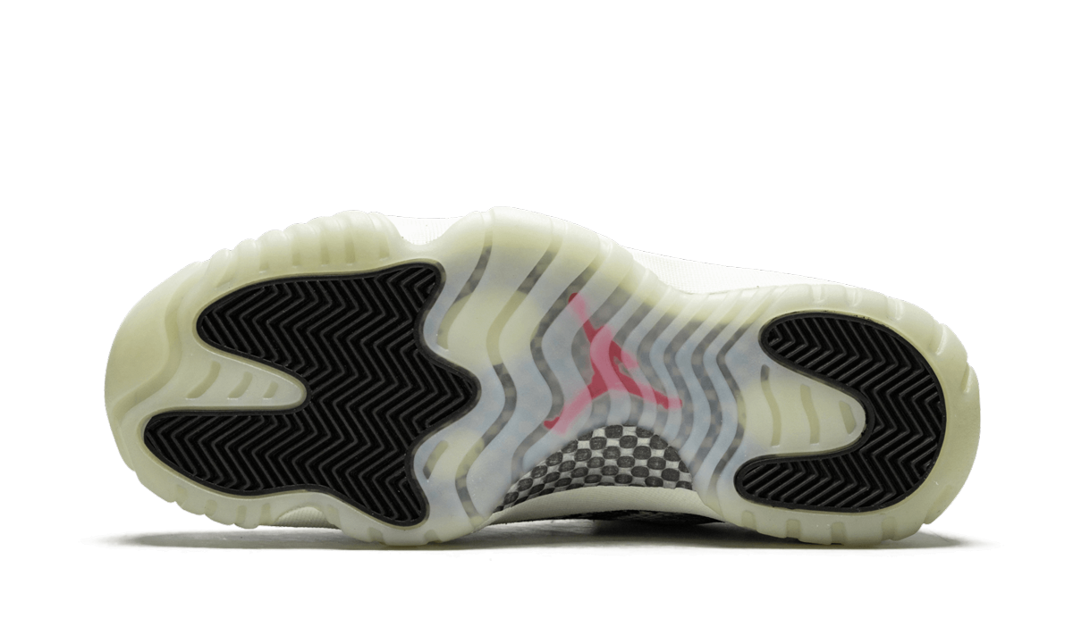 Air Jordan 11 Retro Low  Snakeskin Light Bone