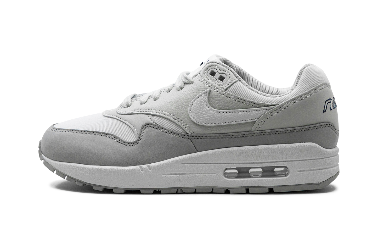 AIR MAX 1 '87 LX WMNS  Light Smoke Grey