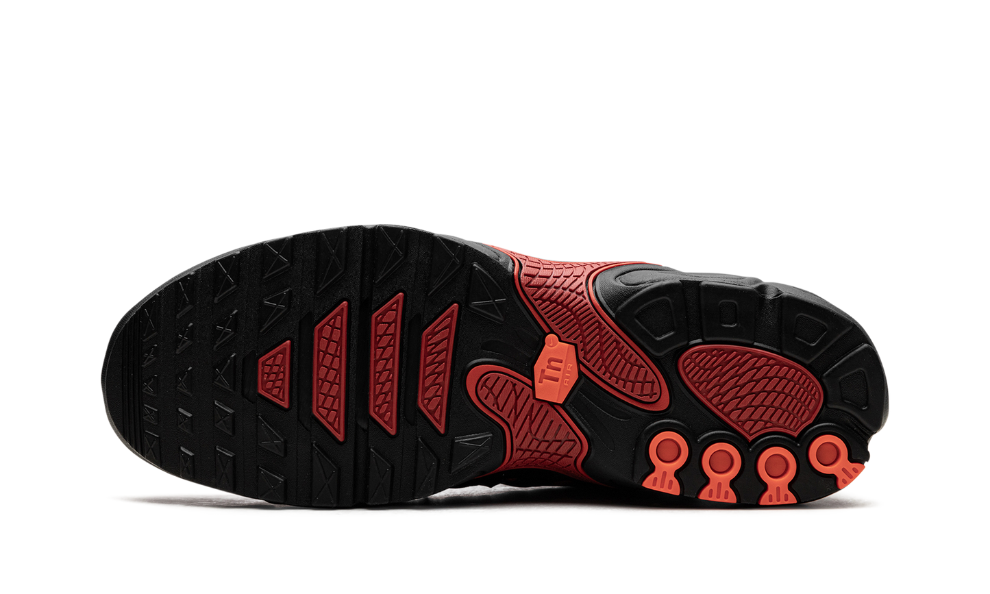Air Max Plus Drift  Black Dragon Red
