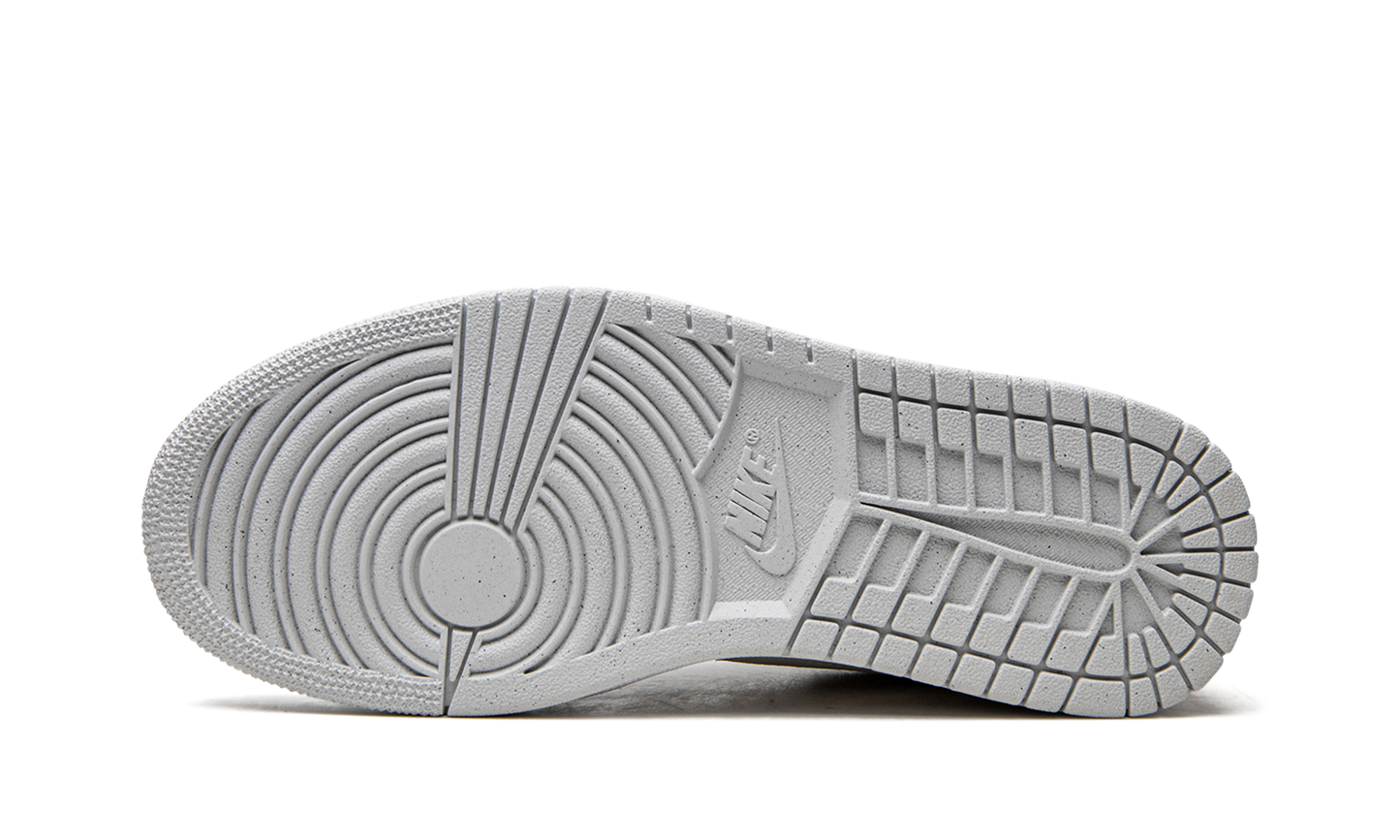 AIR JORDAN 1 LO SE WMNS  Grey cream