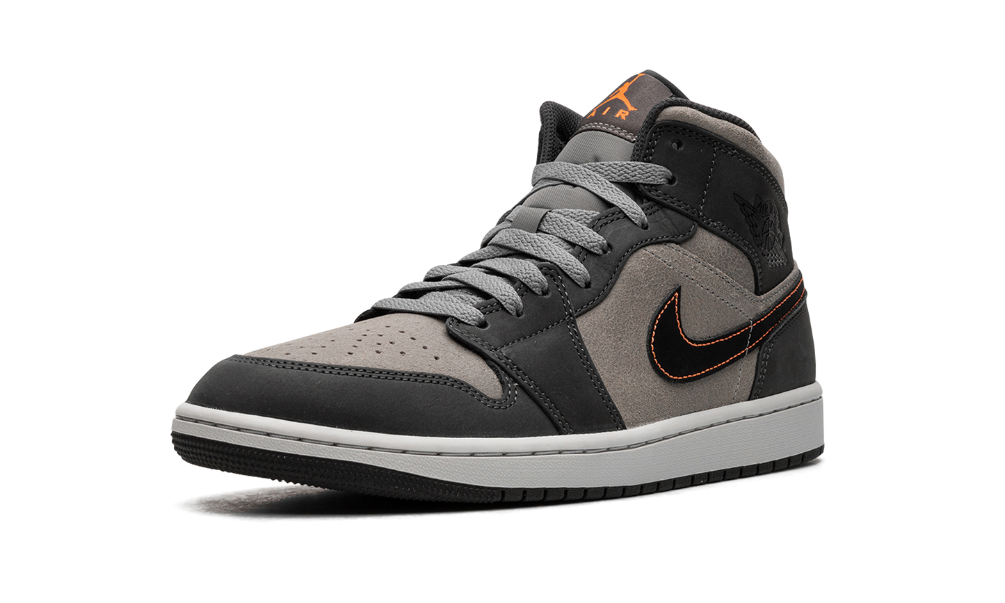 Air Jordan 1 Mid SE  Night Stadium