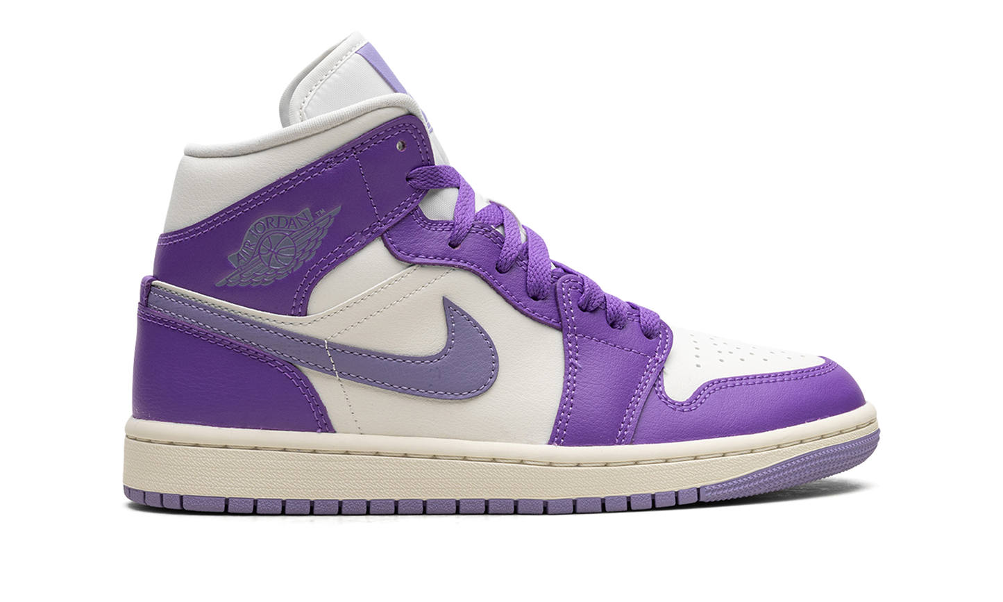 AIR JORDAN 1 MID WMNS  Action Grape
