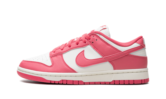 Nike Dunk Low. WMNS  Pink