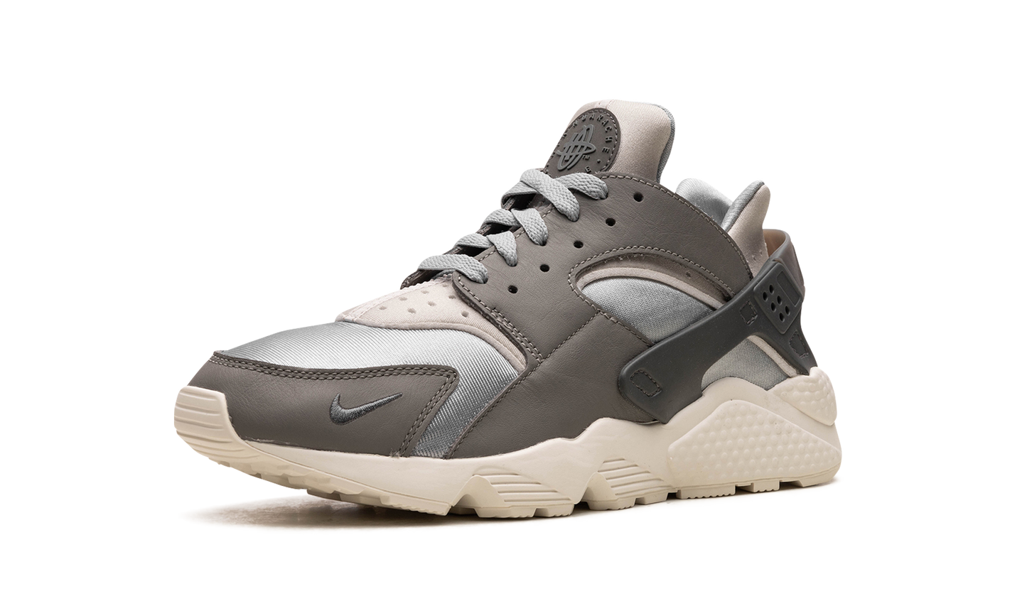 AIR HUARACHE  LIGHT SMOKE GREY