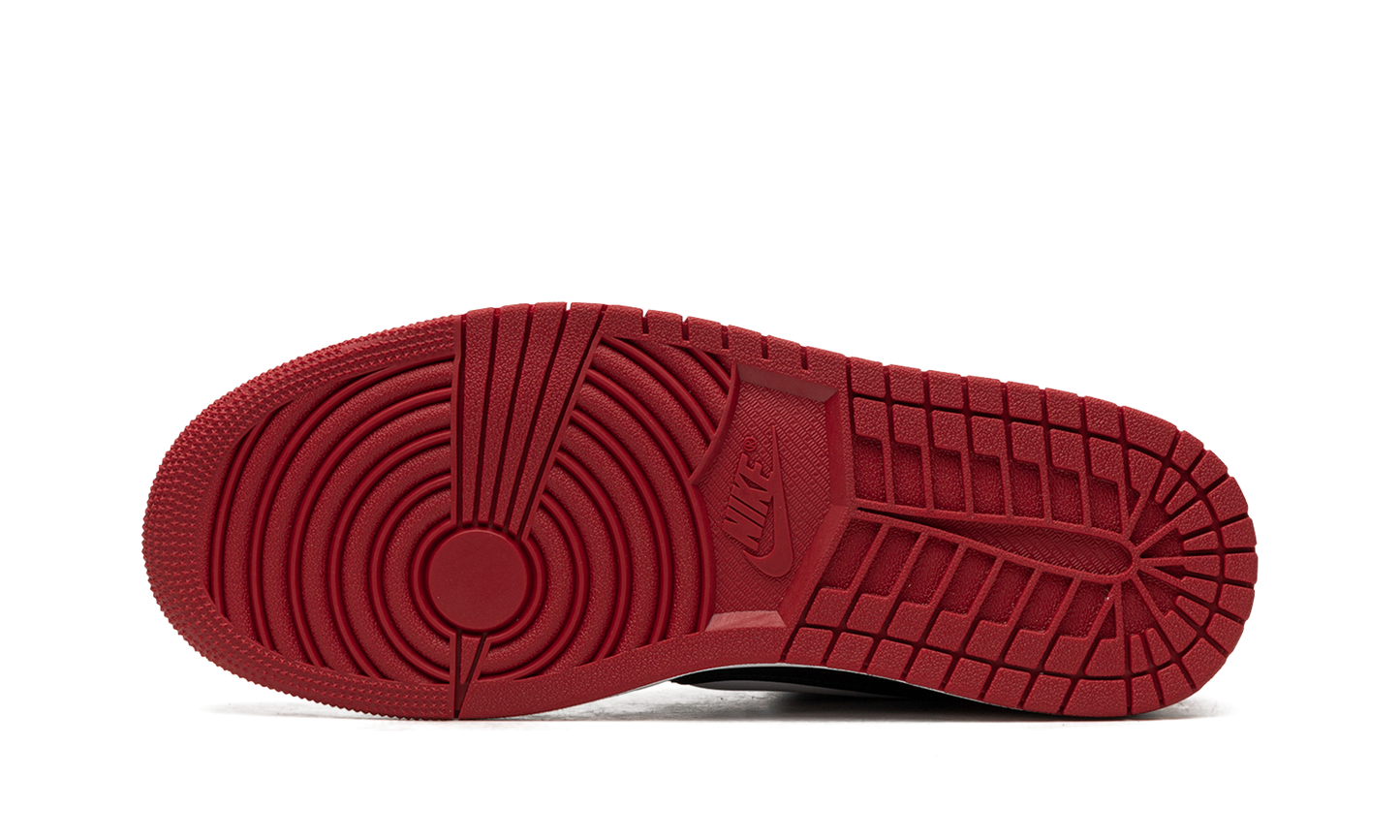 Air Jordan 1 Low Flyease  Bred
