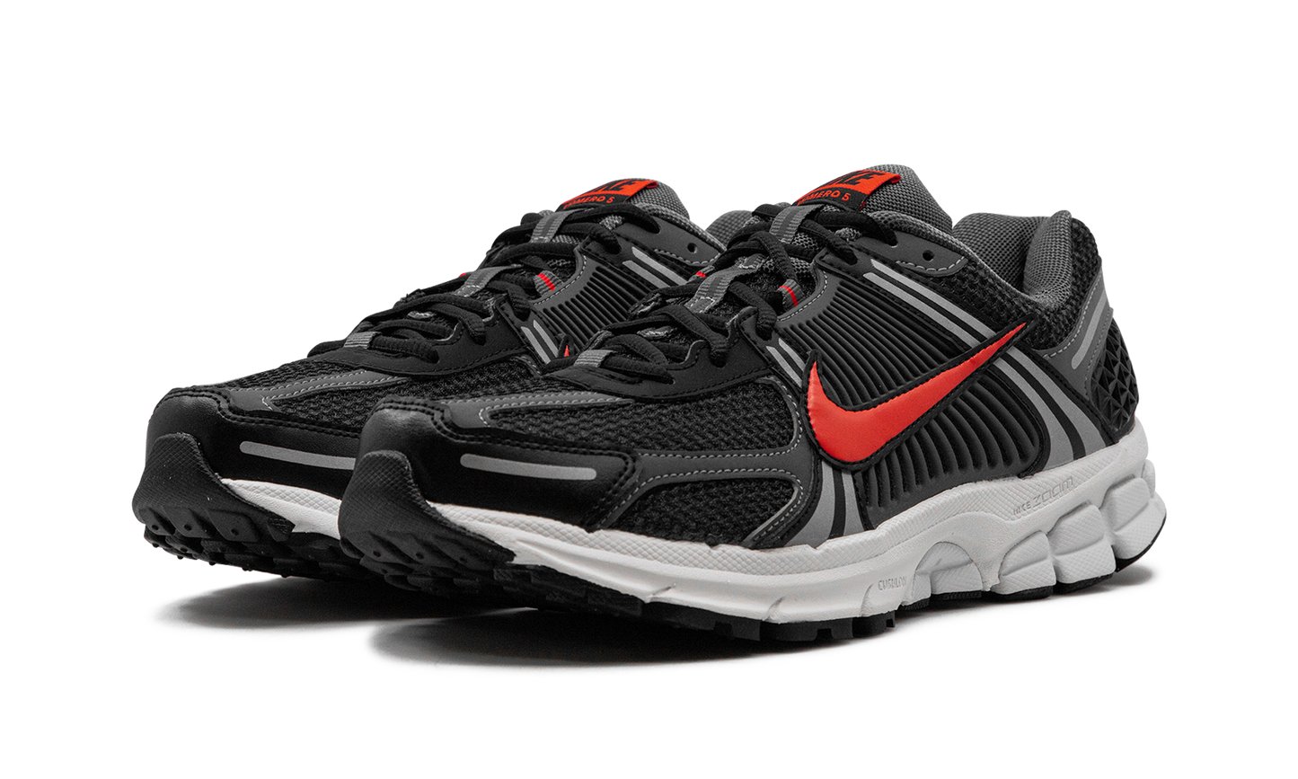 Air Zoom Vomero 5  Black Picante Red