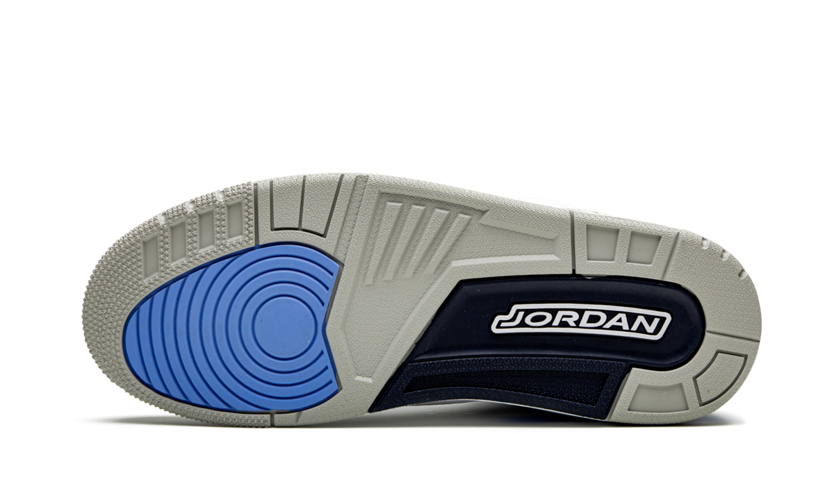 Air Jordan 3 Retro  UNC