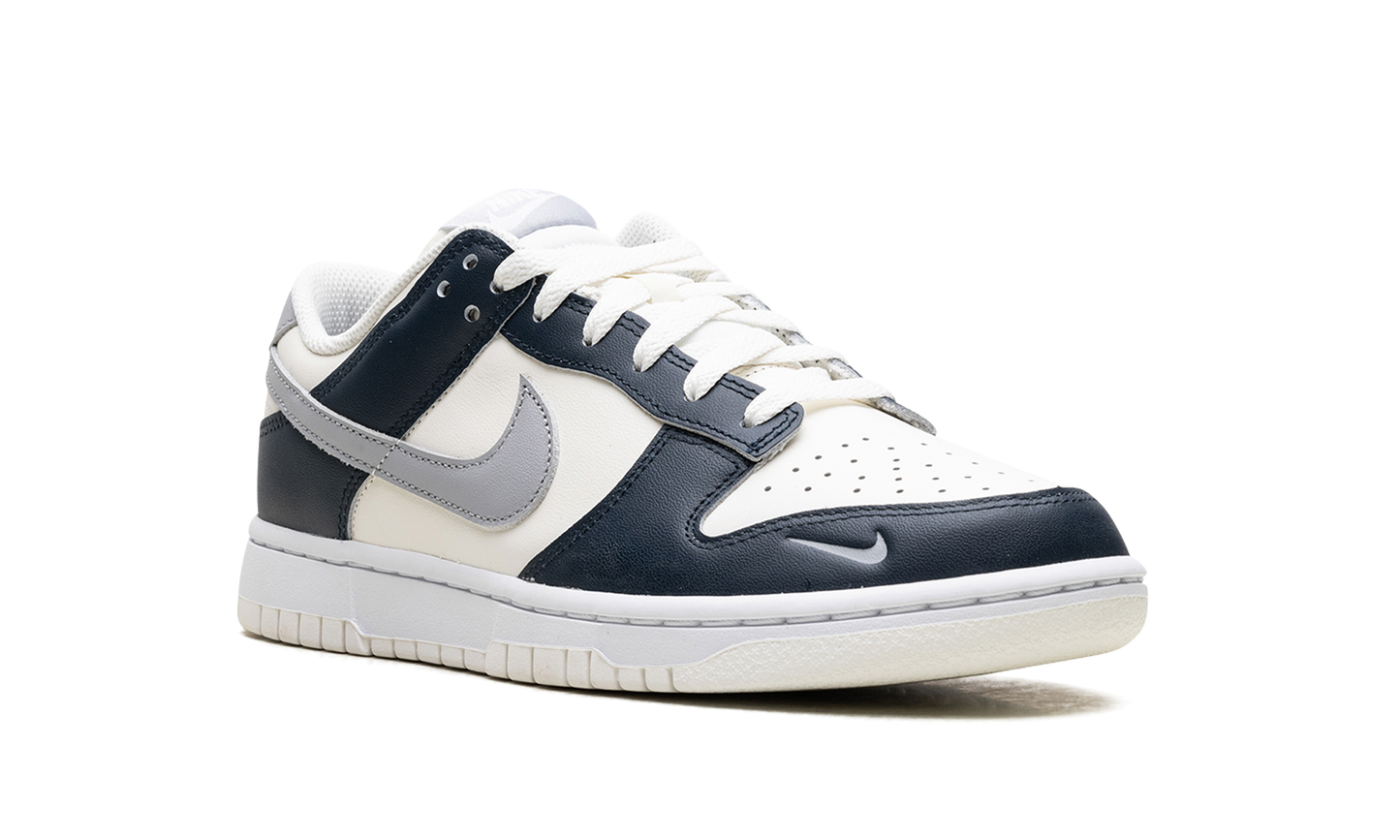 Dunk Low WMNS  Armoury Navy
