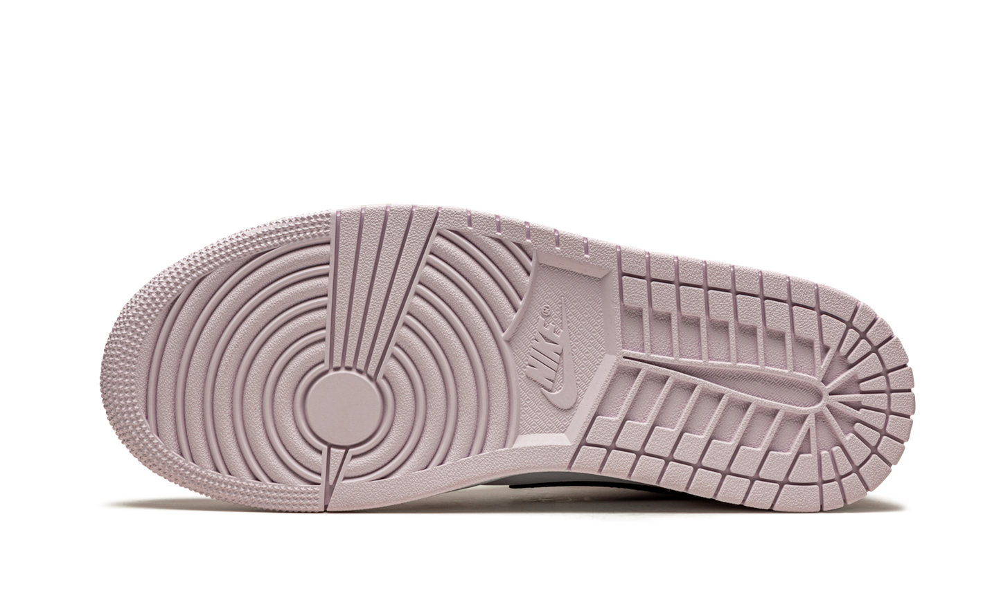 AIR JORDAN 1 MID WMNS  Barely Rose